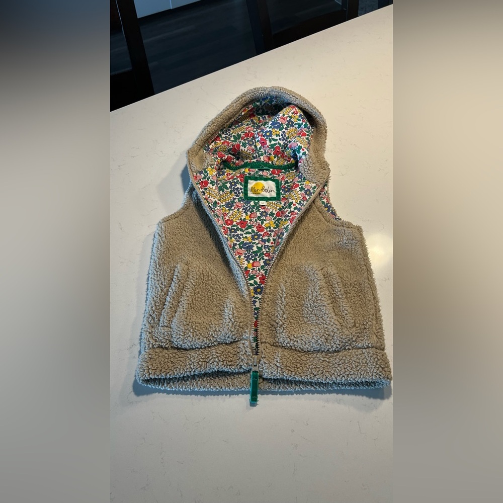 Mini Boden Girls Fur Sherpa Vest  size 5-6Y - Picture 7 of 8